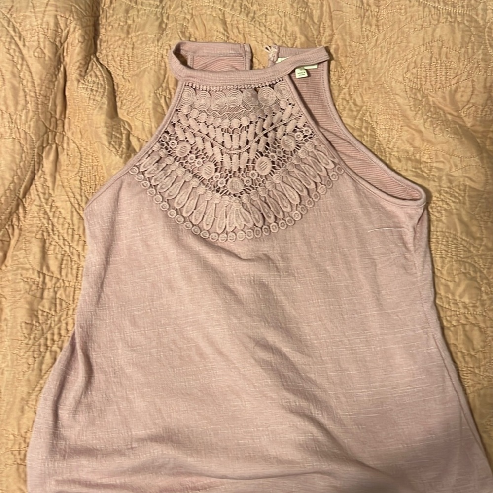 Cute sleeveless summer shirt light pink